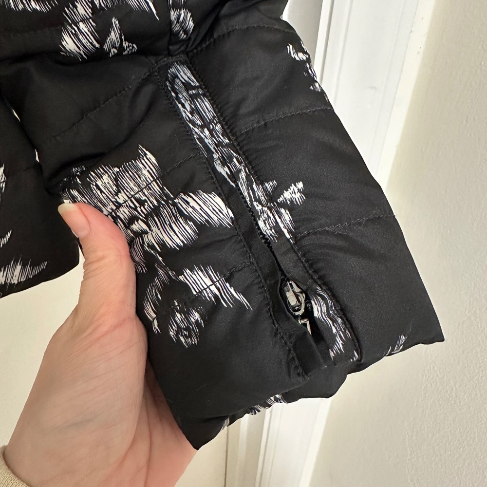 WHITE HOUSE BLACK MARKET |‎ Women's Floral Quilted Full Zip Puffer Jacket, M - Picture 11 of 11